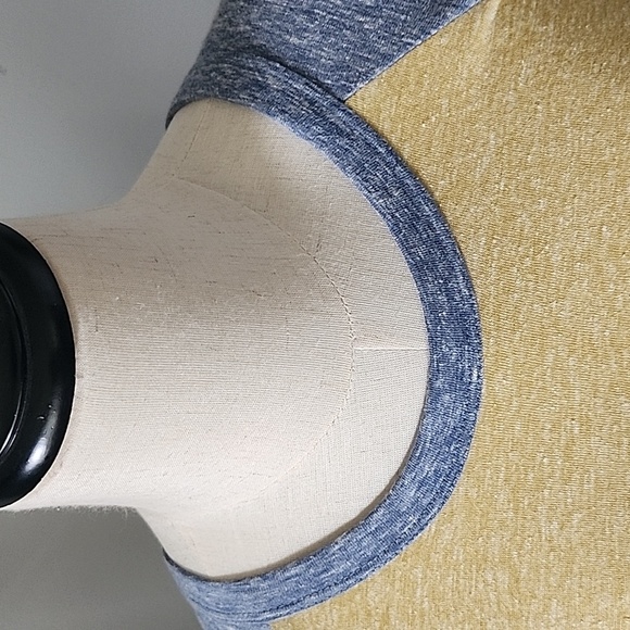 LuLaRoe Heathered Blue and Yellow Randy Raglan Tee NWT - Picture 4 of 11